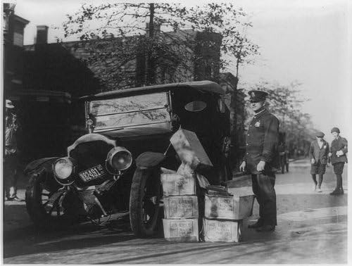 Tarihselsonuçlar Fotoğraf: Yasak, Polis, Enkaz Halindeki Araba, Kaçak İçki Vakaları, Trafik Kazası, 1922