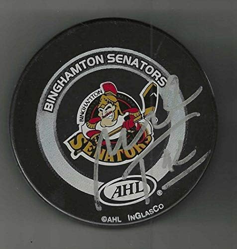 Tomas Malec, Binghamton Senatörlerinin Resmi Oyun Diskini İmzaladı - İmzalı NHL Diskleri