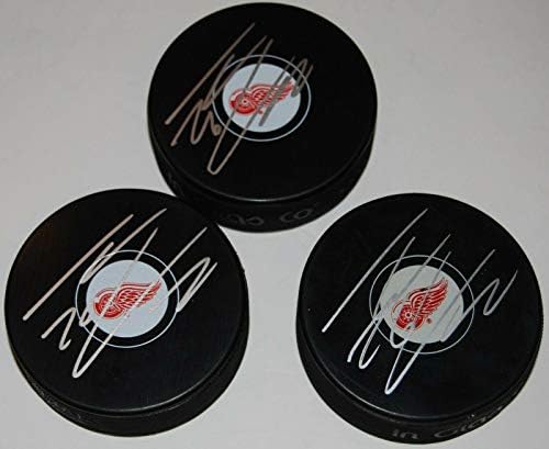 THOMAS VANEK imzalı (DETROİT RED WİNGS) Hatıra hokeyi logosu diski W/COA İmzalı NHL Diskleri