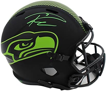 Russell Wilson, Seattle Speed Tam Boy Eclipse NFL Kaskını “Yeşil Mürekkep İmzalı NFL Kasklarıyla İmzaladı
